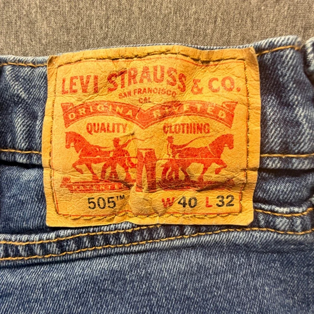 Levi 505 Regular Fit Straight Leg Jeans Medium Wash Blue Mens 40x32 00505-1454